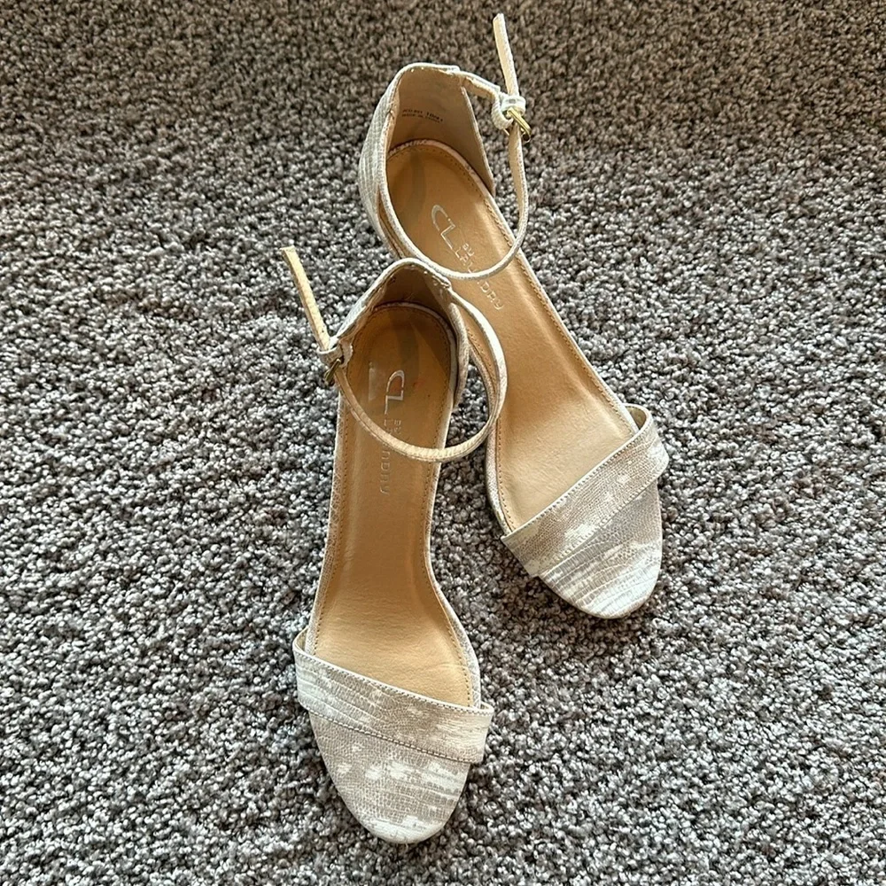 CL by Chinese Laundry strappy sandal heel neutral new size 10 ankle strap
